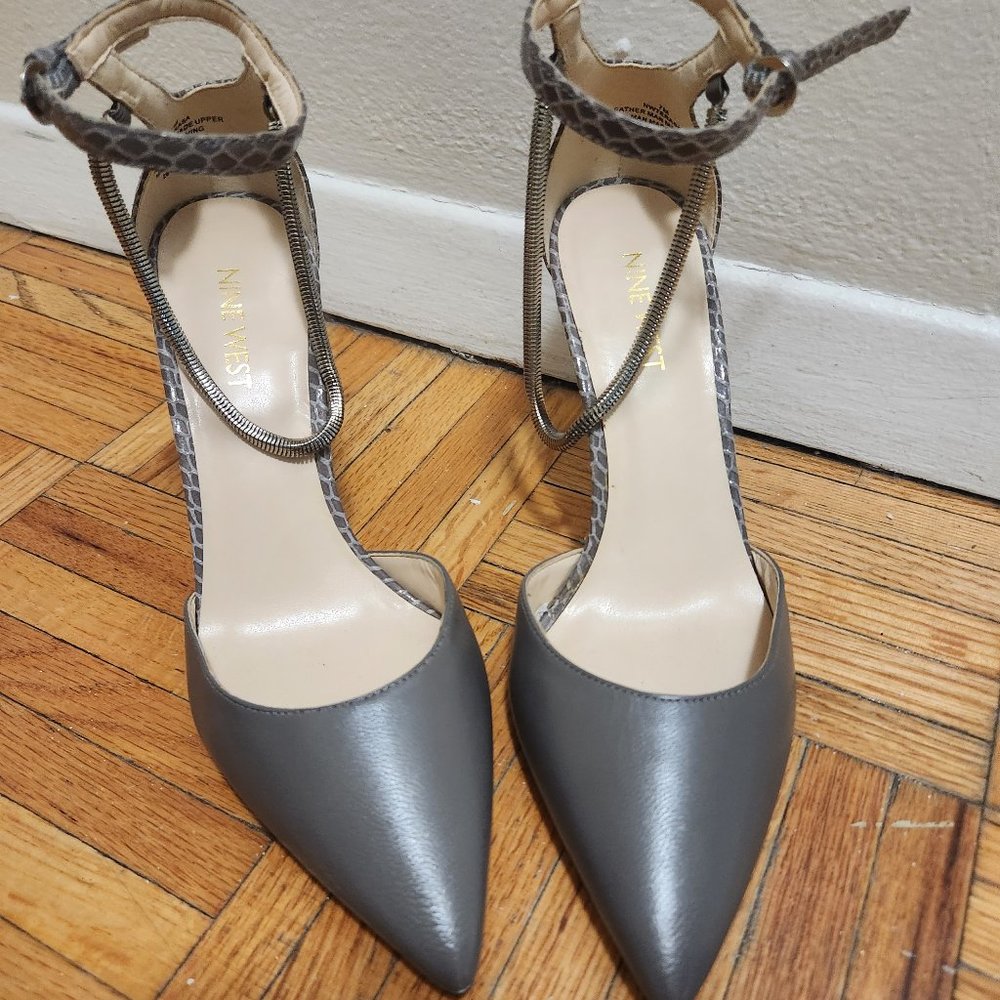 Nine West Gray Point Toe Heel w/ Silver Accent Strap 7M